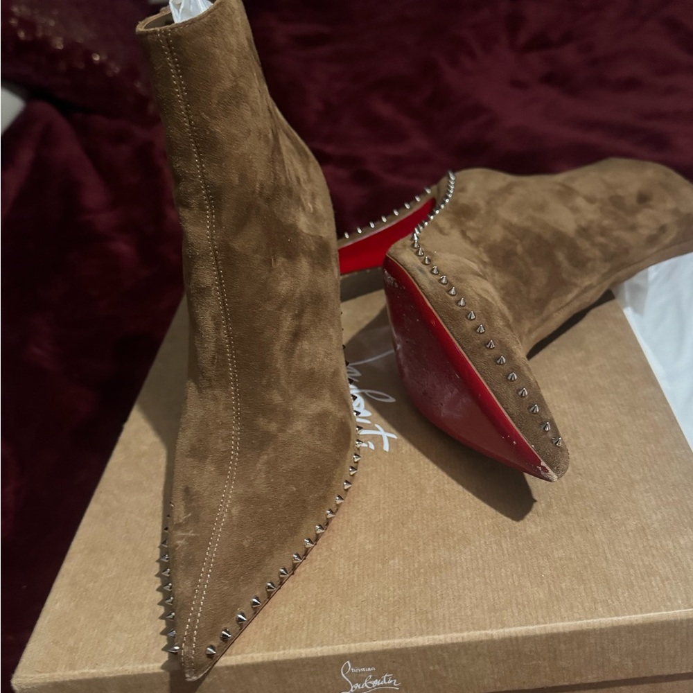 Vidura Booty 85 gently worn once slight scratches on bottom